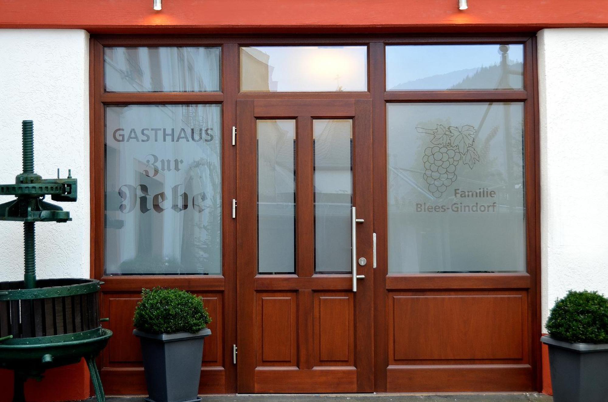 Gasthaus Zur Rebe Меринг Экстерьер фото