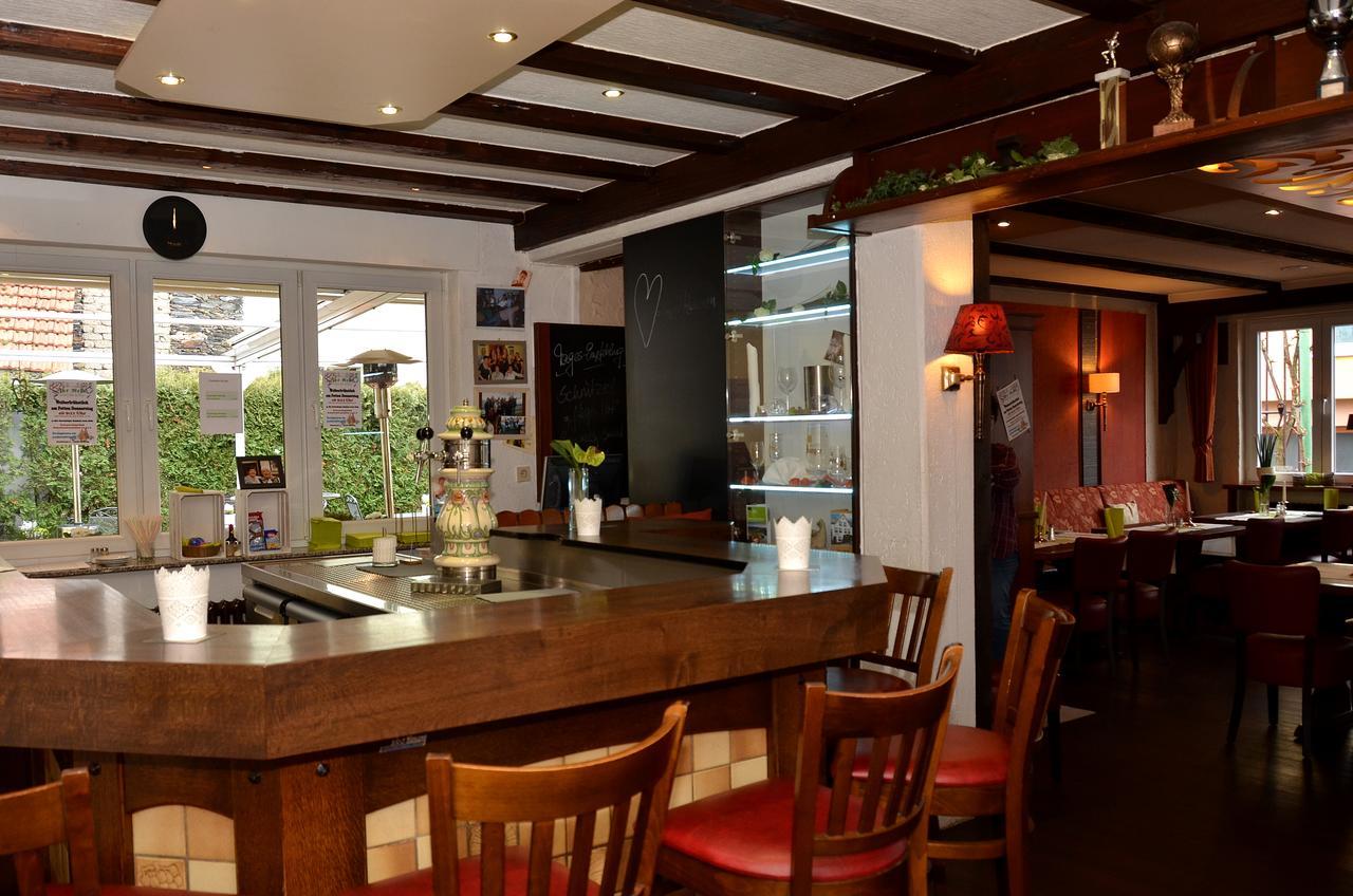 Gasthaus Zur Rebe Меринг Экстерьер фото