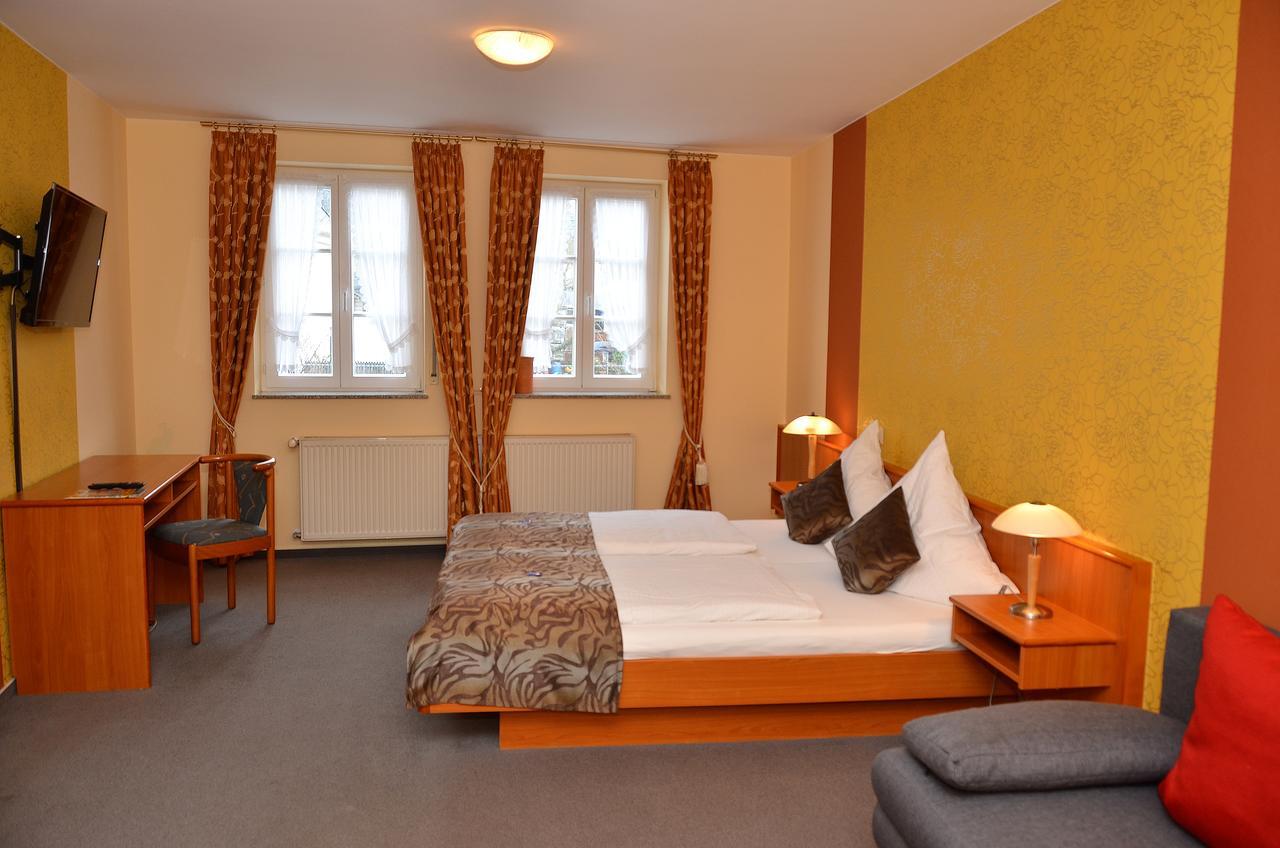 Gasthaus Zur Rebe Меринг Экстерьер фото